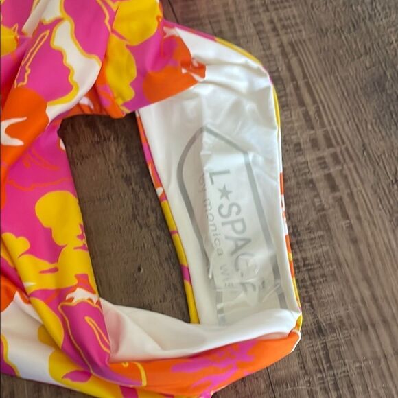 NWT L*Space Piper Keyhole One Piece in Bliss and Blossom Print M - Picture 12 of 12